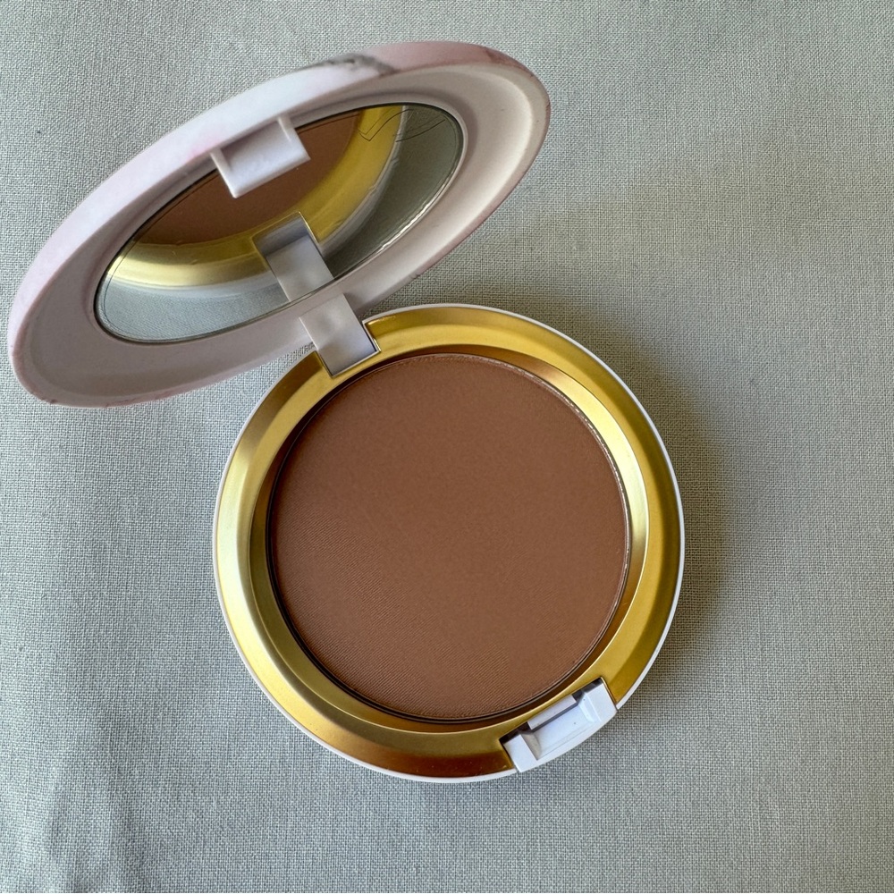 MAC Cosmetics Next To Nothing Bronzing Powder